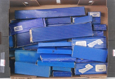 Lot 629 - Dublo 3-rail boxed track, approx quantities: 8...