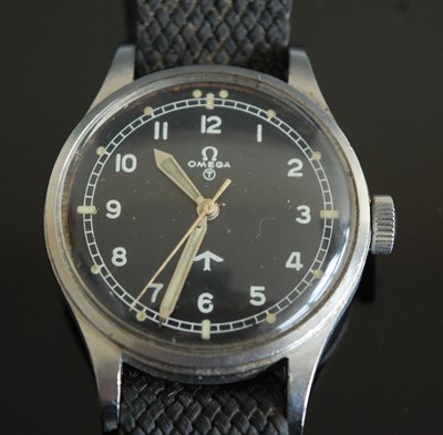 Lot 15 - A Gentleman's Omega Military Issue steel cased Pilot/Navigators wristwatch