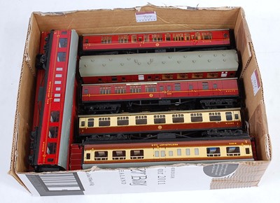 Lot 707 - Four Hornby Dublo Super Detail coaches: 4052...