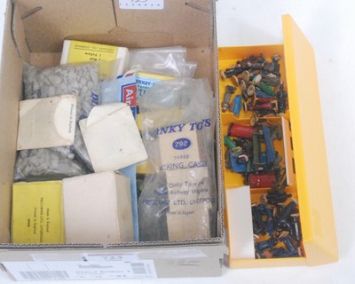 Lot 723 - Small box containing some Hornby Dublo green...