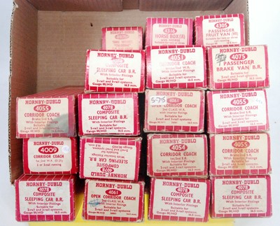 Lot 859 - Box containing empty Hornby Dublo boxes:...