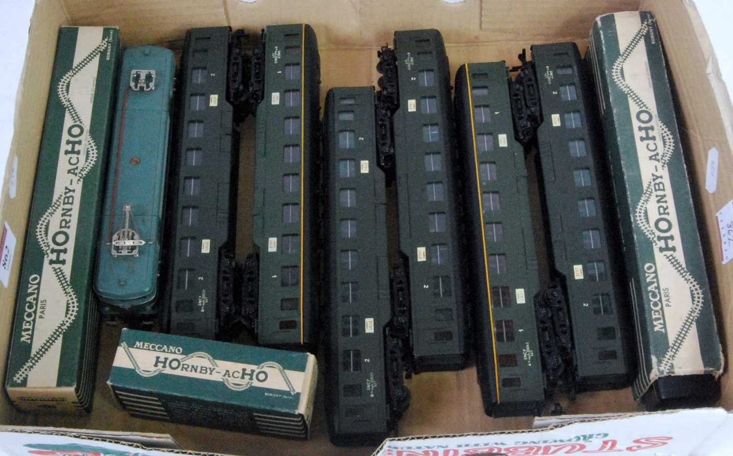 Lot 862 - Hornby Acho: SNCF BB16009 loco, one pantograph...