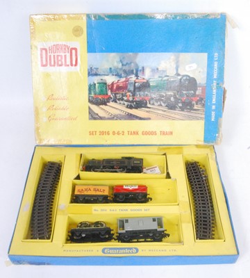Lot 882 - 2016 Hornby Dublo 2-rail 0-6-2 tank goods set,...