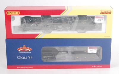 Lot 451 - Two items: Hornby Railroad R3288 BR green...