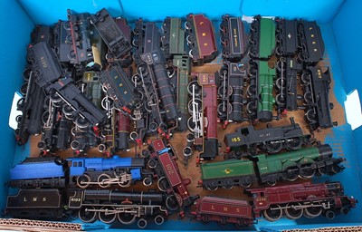 Lot 401 - Large tray containing mixed collection of...