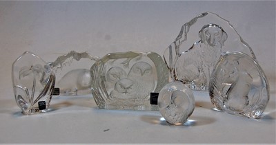 Lot 218 - A Matt Johannssen clear glass paperweight,...