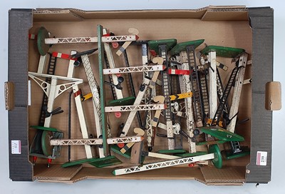 Lot 239 - Large tray of approx 17 mainly Hornby signals...