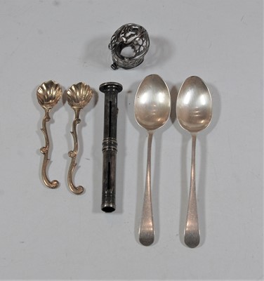 Lot 402 - A pair of early 20th century gilt metal salt...