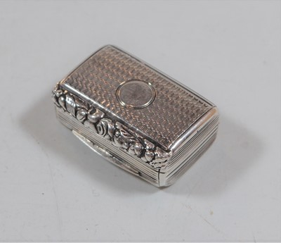 Lot 416 - A late George III silver vinaigrette, having...