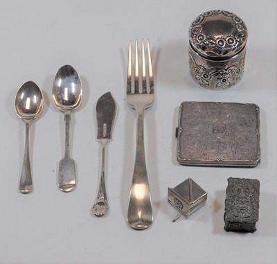 Lot 470 - A small collection of miscellaneous items to...
