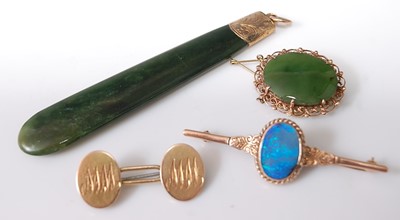 Lot 352 - A 15ct gold bar brooch, with steel pin...