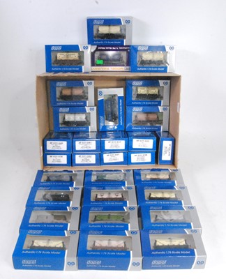 Lot 466 - 30 Dapol six wheel milk tank wagons, some...