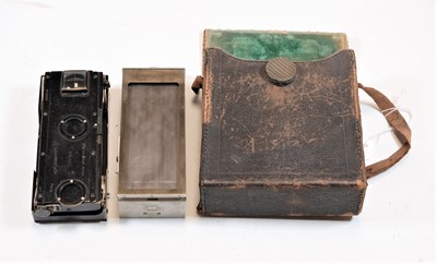 Lot 495 - An L. Gaumont & Cie' stereo-block-notes camera...