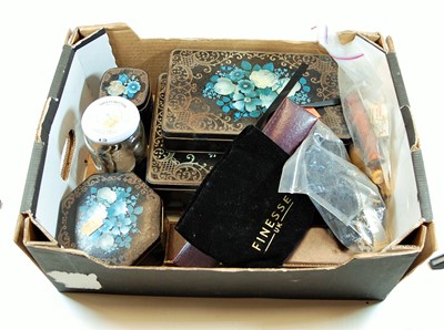 Lot 515 - A box of miscellaneous items to include...