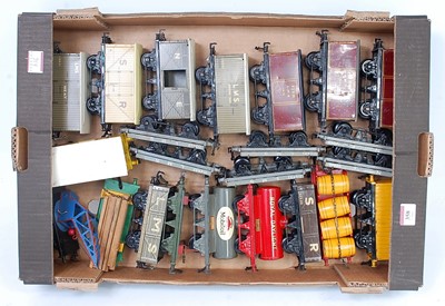 Lot 358 - Large tray containing 23 Hornby wagons:- pre...