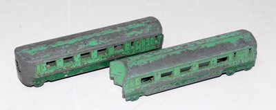 Lot 1981 - A Dinky Toys No.16 pre-war railway carriage...