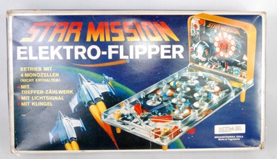 Lot 3234 - A 1980s original Star Mission Flipper battery...