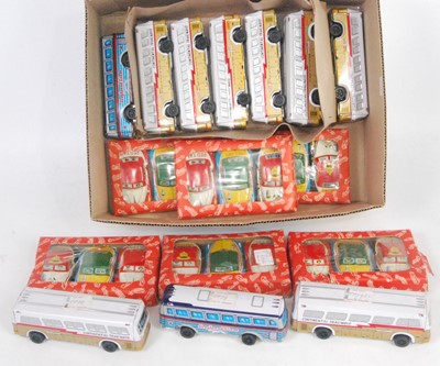 Lot 3255 - A collection of tinplate complete and part...
