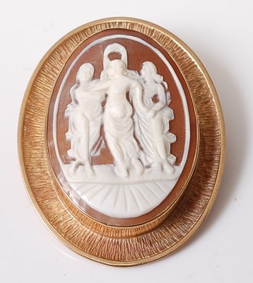 Lot 2576 - A 9ct yellow gold oval shell cameo brooch...
