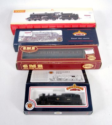 Lot 921 - Bachmann 32-503 BR lined black early emblem...