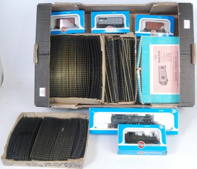 Lot 940 - Large tray containing Airfix 0-4-2 tank engine...