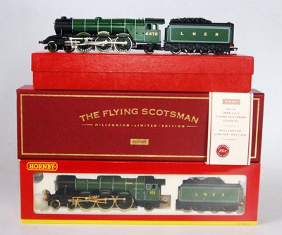 Lot 1027 - A Hornby R2146 LNER green "Flying Scotsman"...