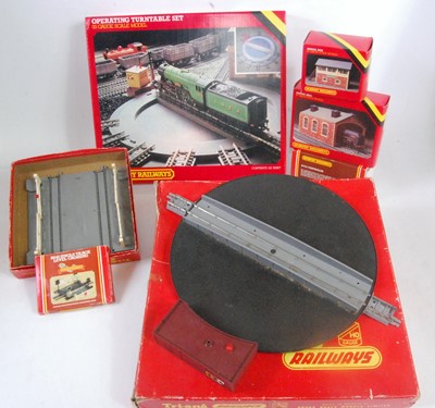Lot 1029 - Tray and box containing quantity of Triang and...