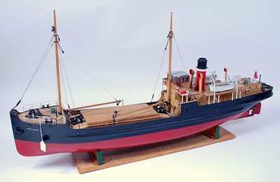 Lot 33 - A Caldercraft? kit built and gas powered model...