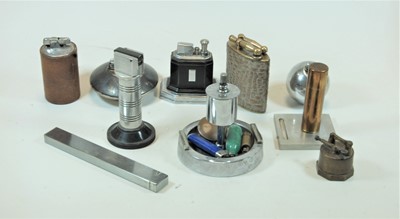 Lot 256 - A collection of assorted novelty and table...