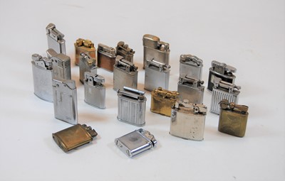 Lot 280 - A collection of assorted pocket cigarette...