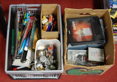 Lot 299 - Two boxes of miscellaneous pocket and other...