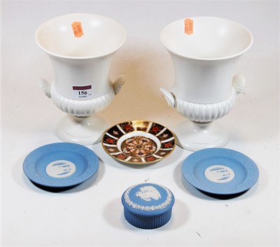 Lot 156 - A pair of Wedgwood cream glazed campagna...