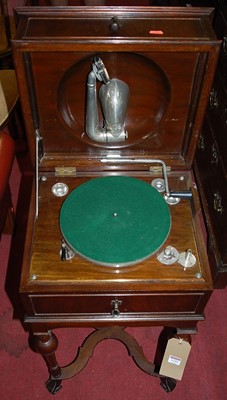 Lot 1233 - An early 20th century mahogany cased hinge...