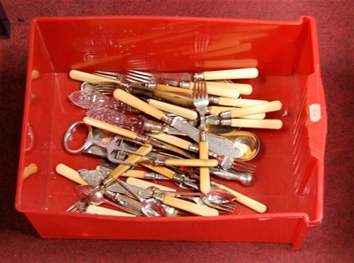 Lot 237 - A box of miscellaneous loose silver plated...