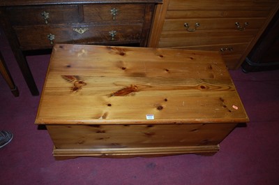 Lot 1331 - A modern pine hinge top blanket box, width 92.5cm