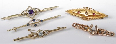 Lot 323 - An early 20th century 15ct gold, ruby and old...