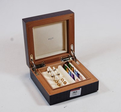 Lot 383 - An Elie Bleu of Paris fitted box containing a...