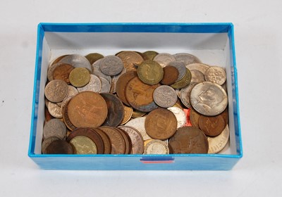 Lot 366 - A small collection of miscellaneous coinage to...