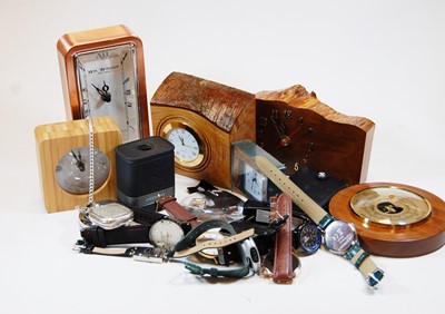 Lot 447 - A box of miscellaneous items to include modern...