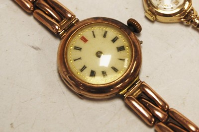 Lot 398 - A Londres 9ct cased manual wind watch, on...