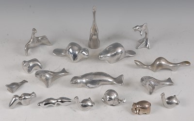 Lot 204 - A collection of 16 contemporary stylised...