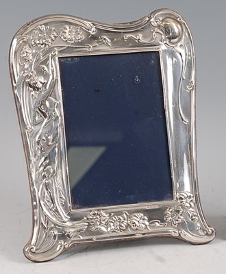 Lot 89 - An Art Nouveau style silver mounted easel...