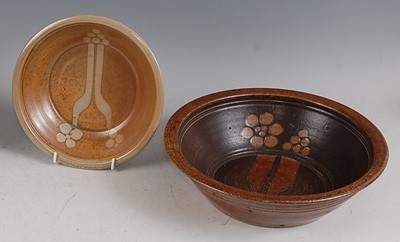 Lot 45 - Jane Hamlyn (b.1940) - a studio pottery...