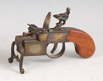 Lot 185 - A Dunhill tinder pistol novelty table lighter,...