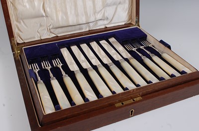 Lot 1181 - *A part set of George IV silver and mother of...