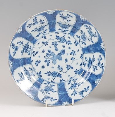 Lot 1355 - A Chinese export blue and white plate ,...