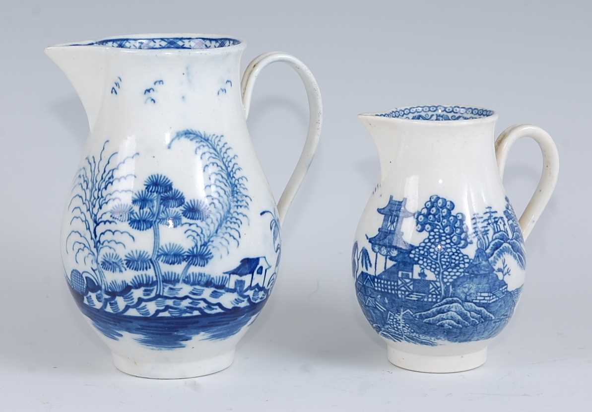 Lot 1051 - A Caughley porcelain sparrow-beak cream jug,...