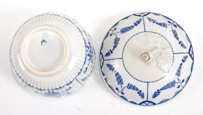 Lot 1054 - A late 18th century English porcelain pickle...