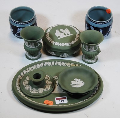 Lot 219 - Assorted Wedgwood green jasper wares to...