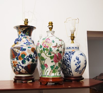 Lot 28 - A 20th century Chinese Meiping shaped  vase,...